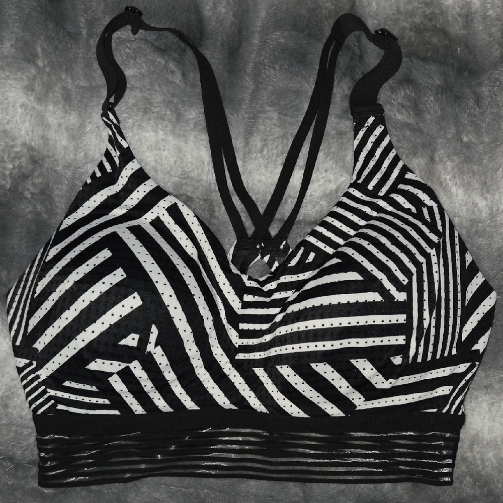 Victorias Secret Lightweight Sports Bra 34D
